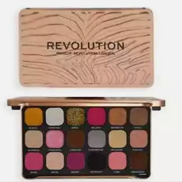 Revolution Forever Flawless Shadow Pallette in Bare Pink New Sealed in package - Picture 3 of 7